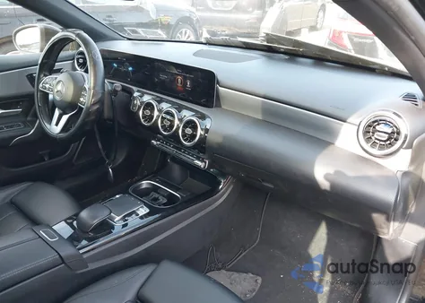 2019 Mercedes-Benz A 220 4Matic z USA, uszkodzony, nr VIN WDD3G4FB2KW020068